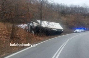 Εκτροπή νταλίκας κοντά στο Μουργκάνι